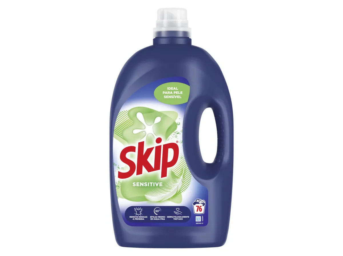 Detergente roupa máquina liquído SKIP sensitive 76d