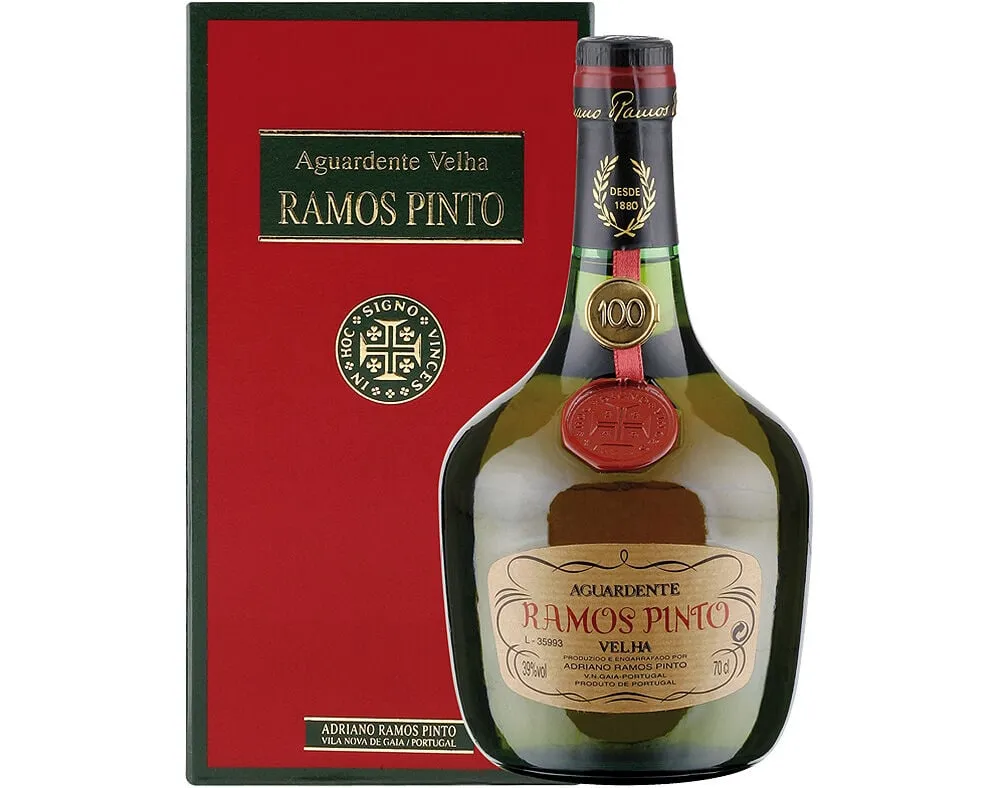 Aguardente velha Ramos Pinto caixa de cartao 0,70 L