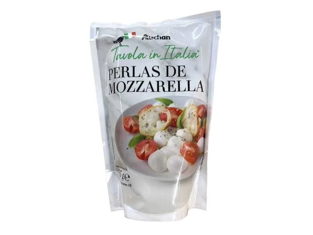 Queijo mozzarella fresca mini Auchan à mesa em italia 125 g